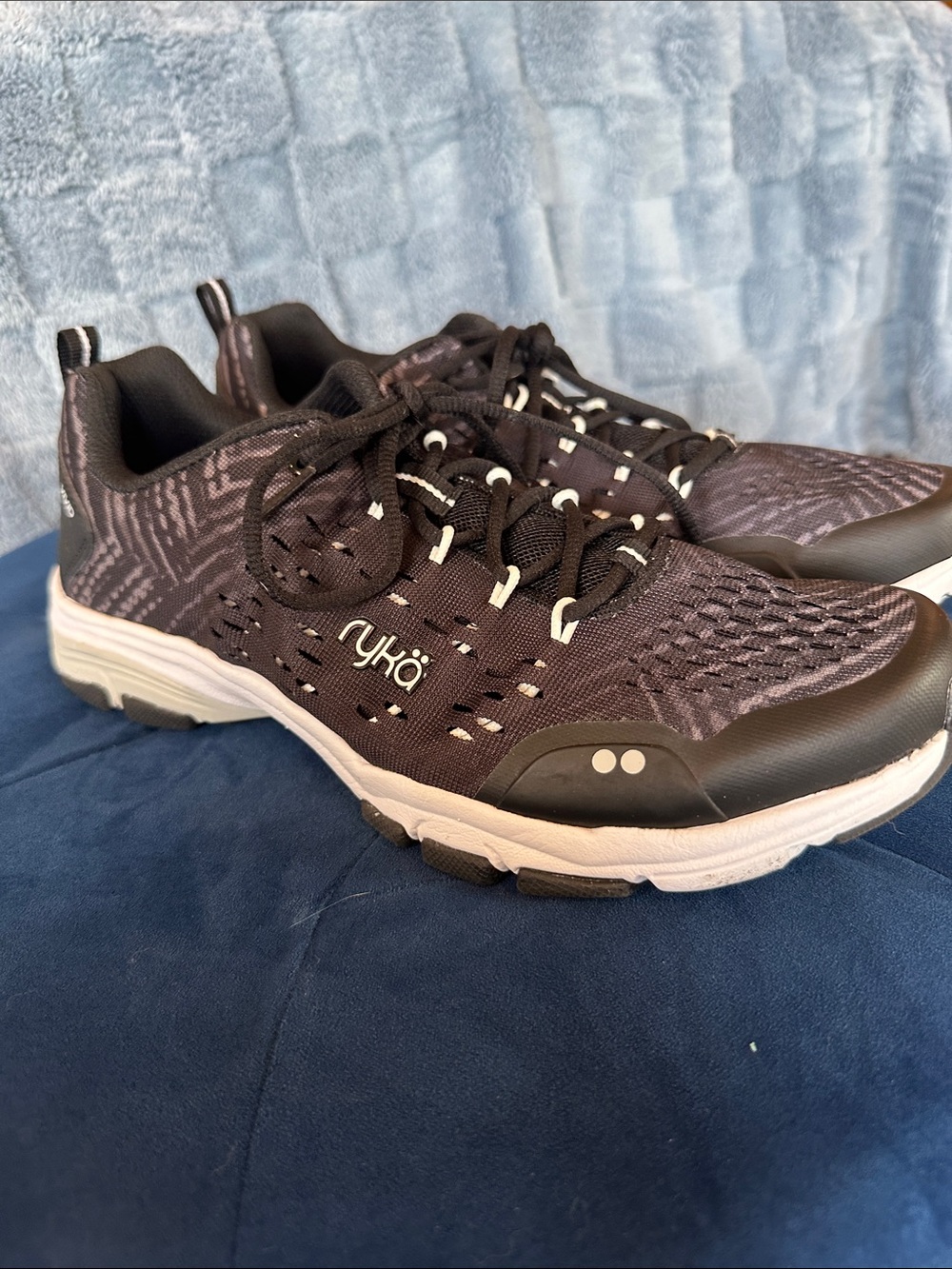 Ryka Black and White Women's Athletic Walking Shoes 11